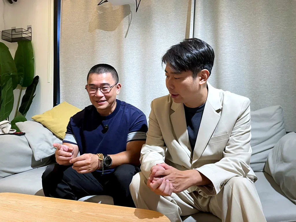 謝同學與大師兄在學員專訪中談起報名體驗課的緣分